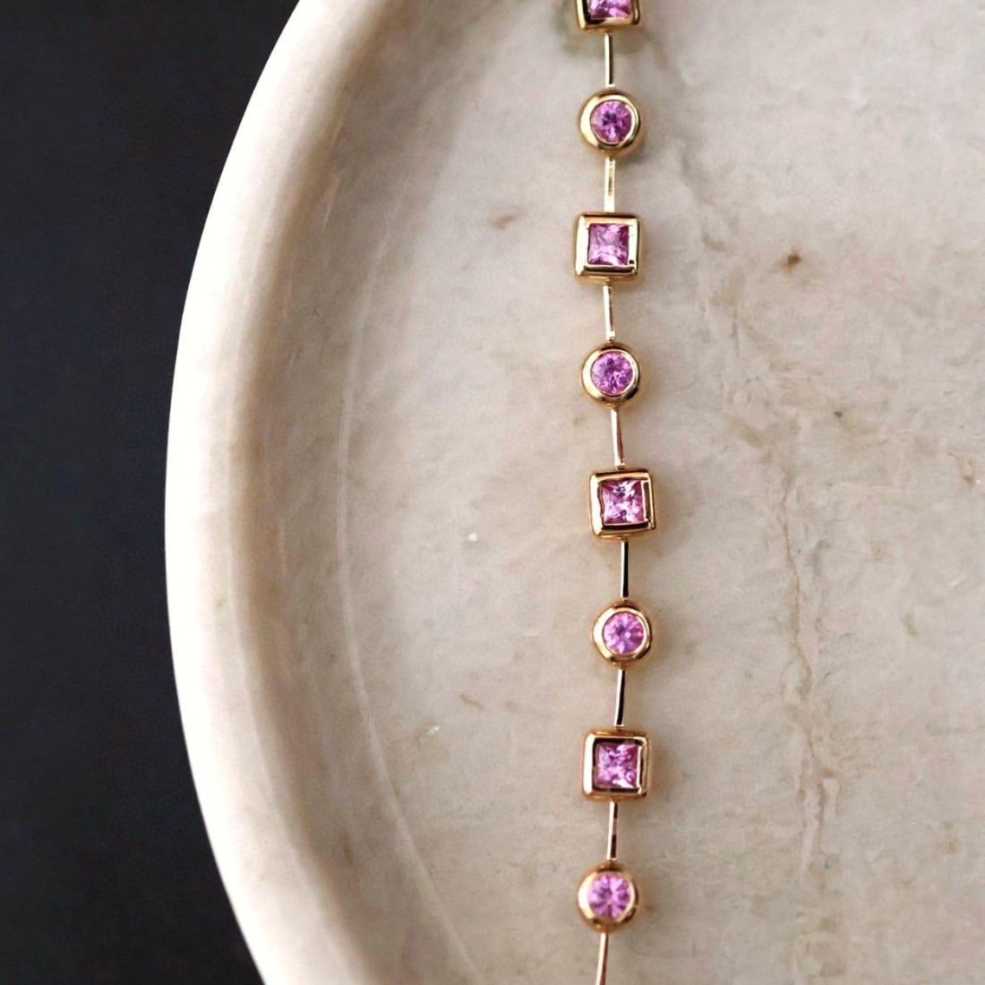 14k Gold 2.9 Ct Natural Sapphire Bracelet: Ref:231008325 // gold content:14k gold // main gemstone:sapphire // shape:multiply // carat weight:2. 9ct // color:pink // treatment:natural // High Estimate: 22000 Condition: New Low Estimate: 15000