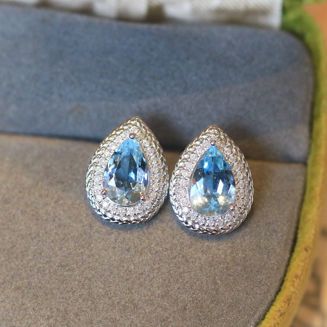 14k Gold 2.24 Ctw Natural Aquamarine & Diamond Earrings - 2