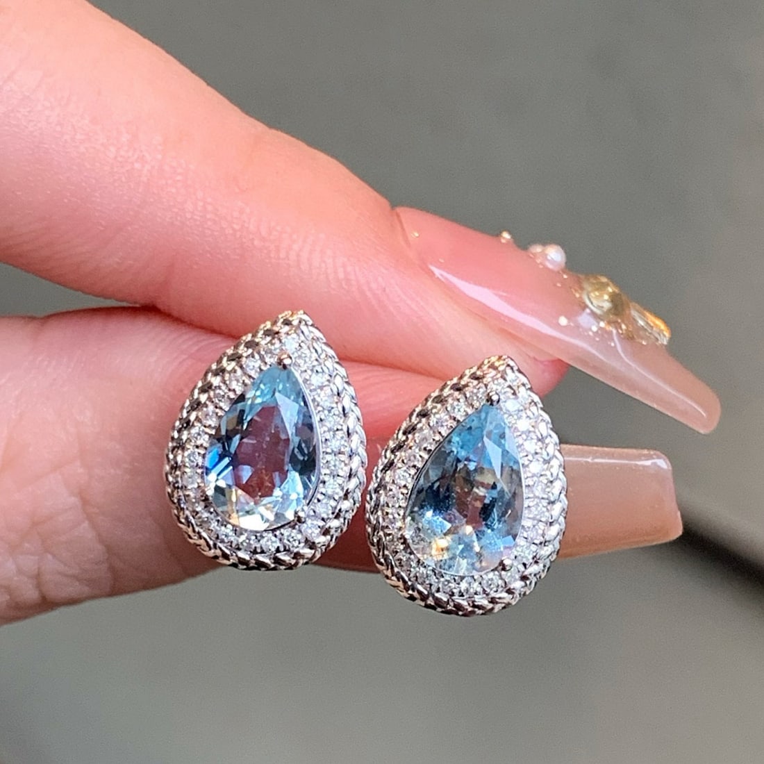 14k Gold 2.24 Ctw Natural Aquamarine & Diamond Earrings - 4