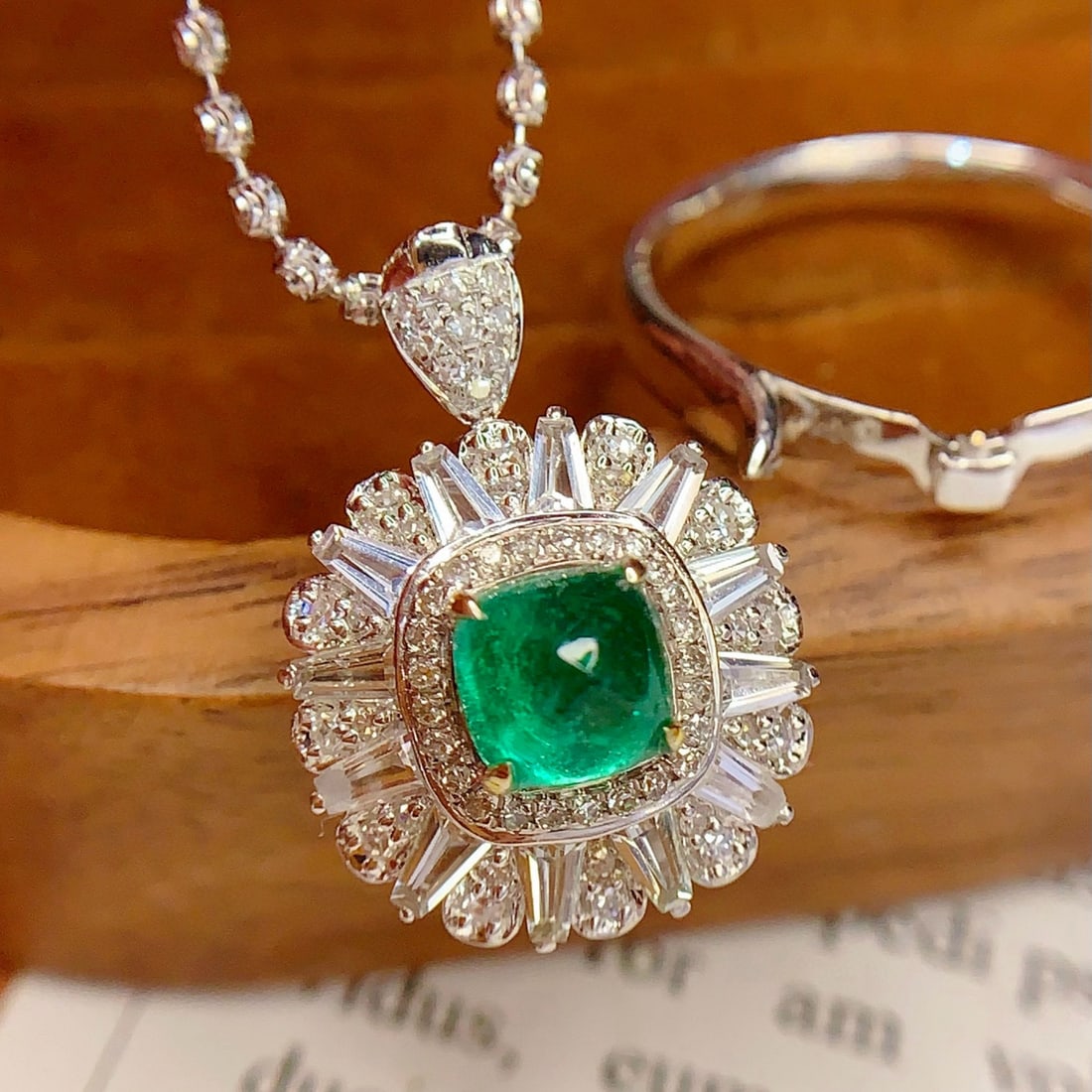 14k Gold 1.2 Ct Vivid Green Natural Emerald & Diamond Ring/pendant( Without Chain ) - 3