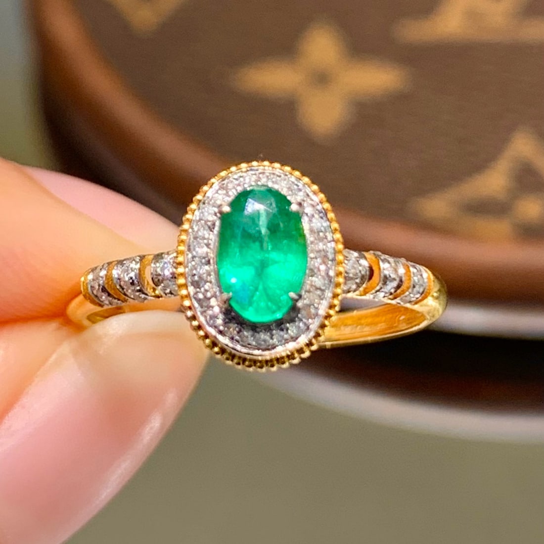 14k Gold 0.45 Ct Natural Emerald & Diamond Ring: Ref:231008357 // gold content:14k gold // ring size:7. 25us // // main gemstone:emerald // shape:oval // carat weight:0. 45ct // color:green // treatment:natural // // adjacent gemstone 2 : diamond