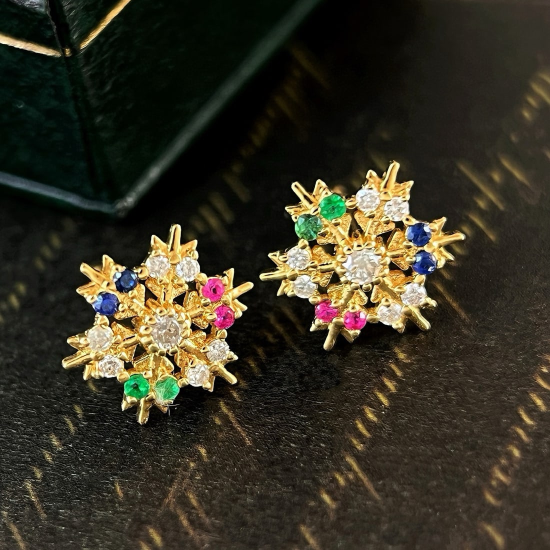 14k Gold 0.38 Ct Natural H Diamond Earrings: Ref:231008374 // gold content:14k gold // main gemstone:diamond // shape:round // carat weight:0. 38ct // clarity grade:vs-si // color:h // treatment:natural // cut grade:g // High Estimate: 2100 Low