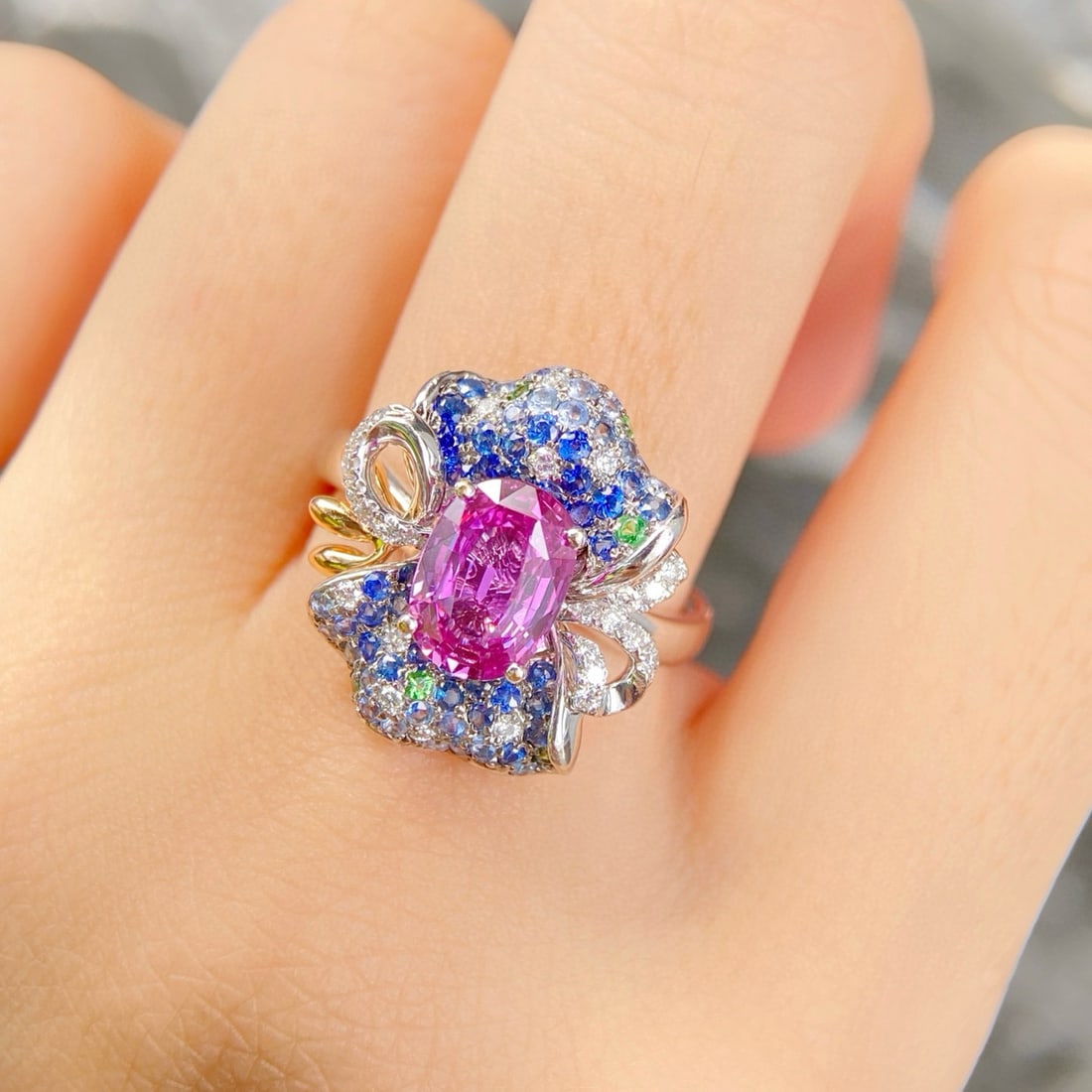 14k Gold 3.16 Ctw Natural Sapphire & Sapphire Ring: Ref:231008415 // gold content:14k gold // ring size:7. 25us // // main gemstone:sapphire // shape:oval // carat weight:2. 02ct // color:pink // treatment:natural // // adjacent gemstone 2 : sapphire