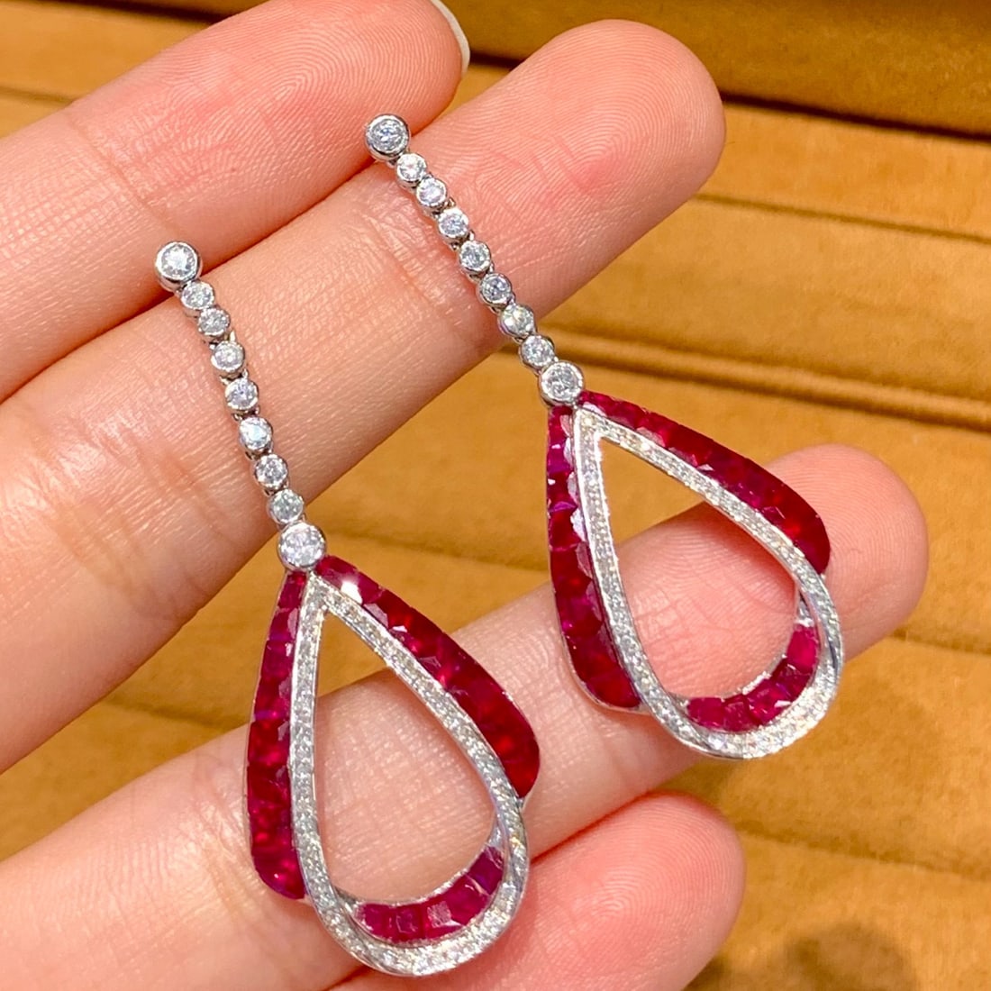 14k Gold 3 Ct Natural Ruby & Diamond Earrings: Ref:231008424 // gold content:14k gold // main gemstone:ruby // shape:princess // carat weight:3ct // color:pigeonblood red // treatment:natural // // adjacent gemstone 2 : diamond // shape:round //