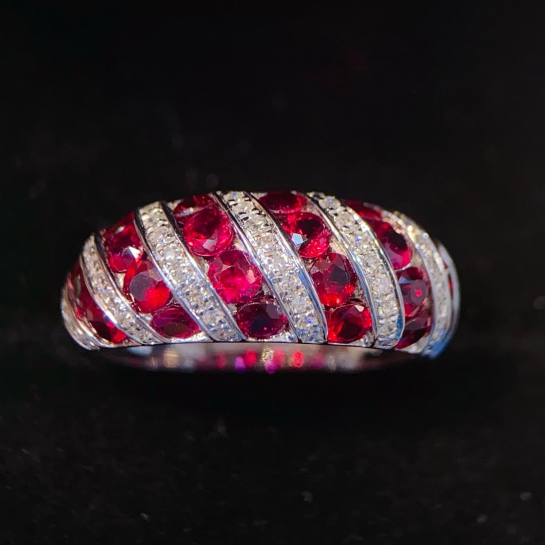 14k Gold 2 Ct Natural Ruby & Diamond Ring: Ref:231008428 // gold content:14k gold // ring size:7. 25us // // main gemstone:ruby // shape:round // carat weight:2ct // color:red // treatment:natural // cut grade:g // // adjacent gemstone 2 : dia