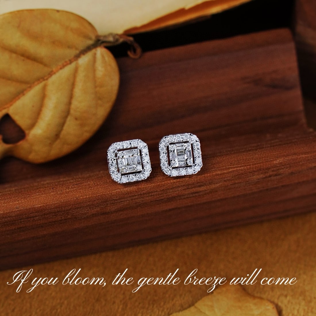 14k Gold 0.5 Ct Natural H Diamond Earrings: Ref:231008436 // gold content:14k gold // main gemstone:diamond // shape:multiply // carat weight:0. 5ct // clarity grade:vs-si // color:h // treatment:natural // Condition: New Low Estimate: 1700