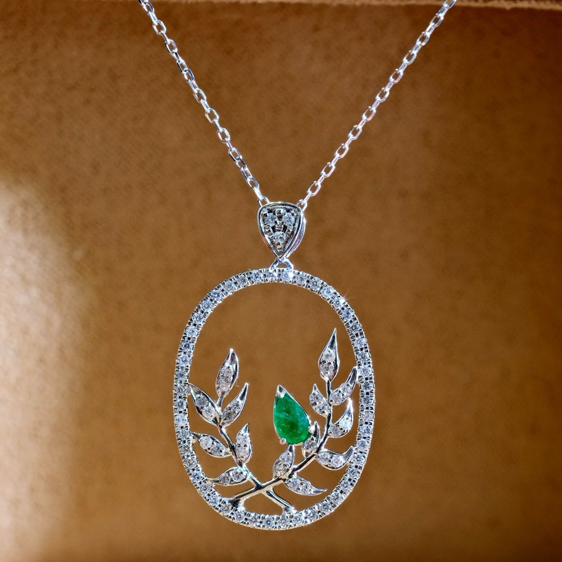 14k Gold 0.56 Ctw Vivid Green Natural Emerald & Diamond Pendant( Without Chain ): Ref:231008438 // gold content:14k gold // main gemstone:emerald // shape:pear // carat weight:0. 16ct // color:vivid green // treatment:natural // // adjacent gemstone 2 : diamond // shape:round //