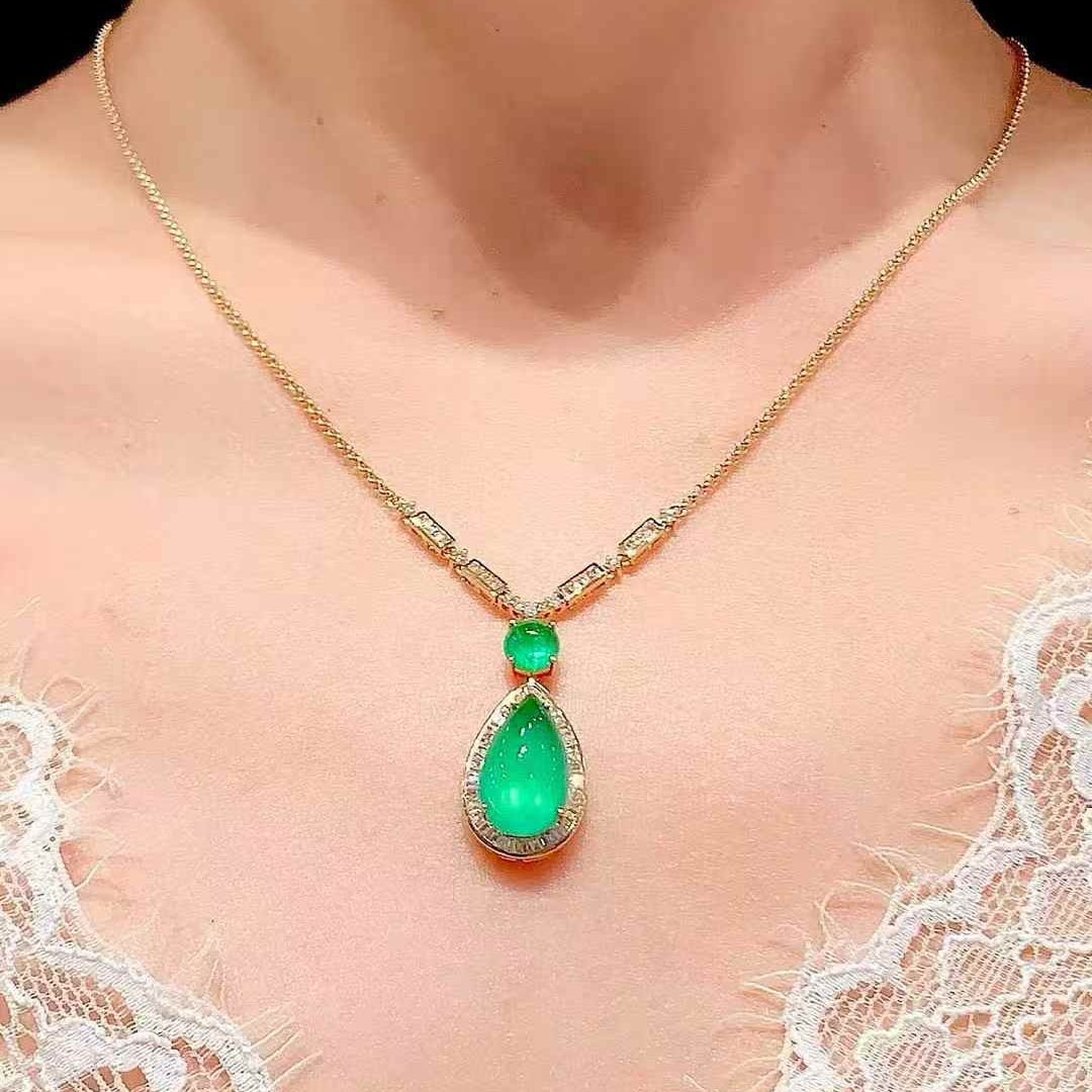14k Gold 4.69 Ct Vivid Green Natural Emerald & Diamond Necklace - 5