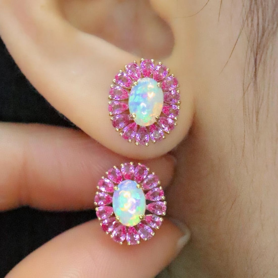 14k Gold 2.89 Ctw Natural Opal & Sapphire Earrings: Ref:231117126 // gold content:14k gold // main gemstone:opal // shape:oval // carat weight:0. 85ct // color:color // treatment:natural // // adjacent gemstone 2 : sapphire // number of stones:30 //