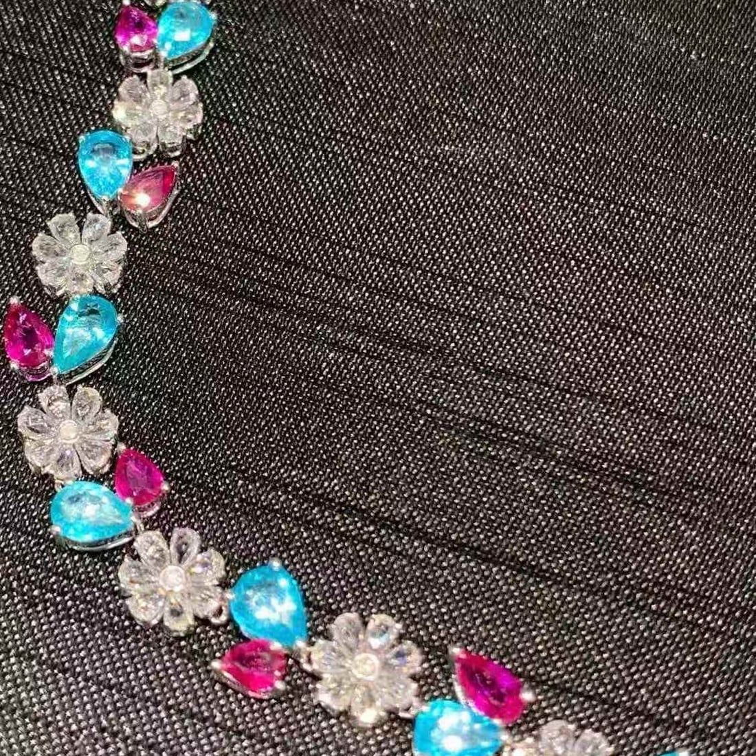 14k Gold 9.3 Ct Natural Paraiba Tourmaline & Ruby Bracelet - 4