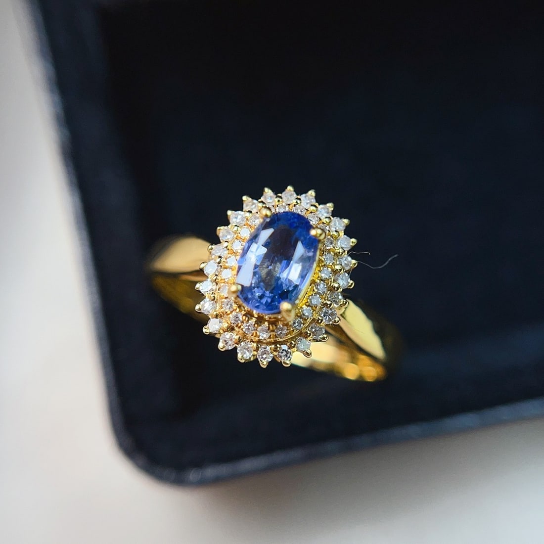 14k Gold 0.70 Ct Natural Sapphire & Diamond Ring: Ref:231118105 // gold content:14k gold // ring size:7. 25us // // main gemstone:sapphire // shape:oval // carat weight:0. 70ct // color:blue // treatment:natural // // adjacent gemstone 2 : diamond