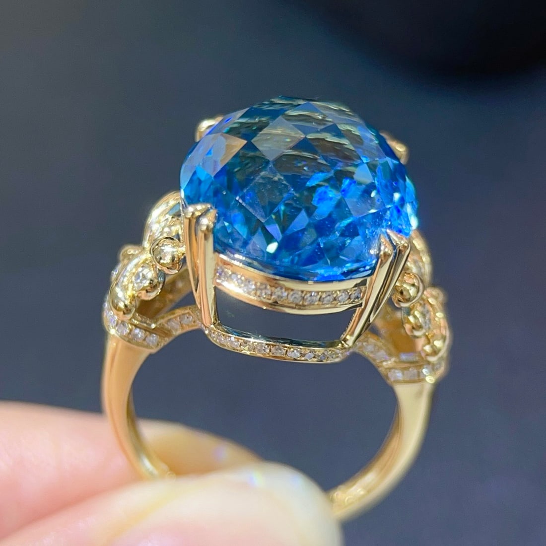 14k Gold 20.38 Ctw Natural Topaz & Diamond Ring - 4