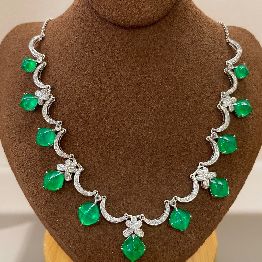 14k Gold 10.57 Ct Vivid Green Natural Emerald & Diamond & Sapphire Necklace - 5