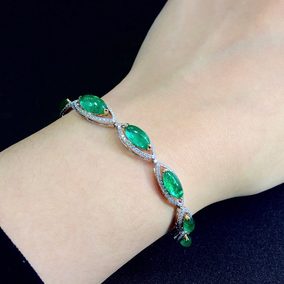 14k Gold 10.74 Ctw Vivid Green Natural Emerald & Diamond Bracelet - 4