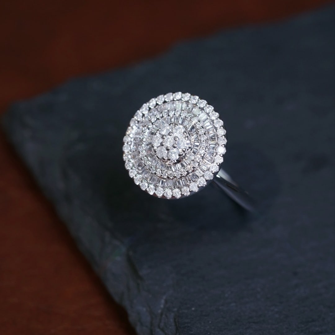 14k Gold 0.70 Ct Natural H Diamond Ring: Ref:231118136 // gold content:14k gold // ring size:7. 25us // // main gemstone:diamond // shape:multiple // carat weight:0. 70ct // clarity grade:vs-si // color:h // treatment:natural // Condition: