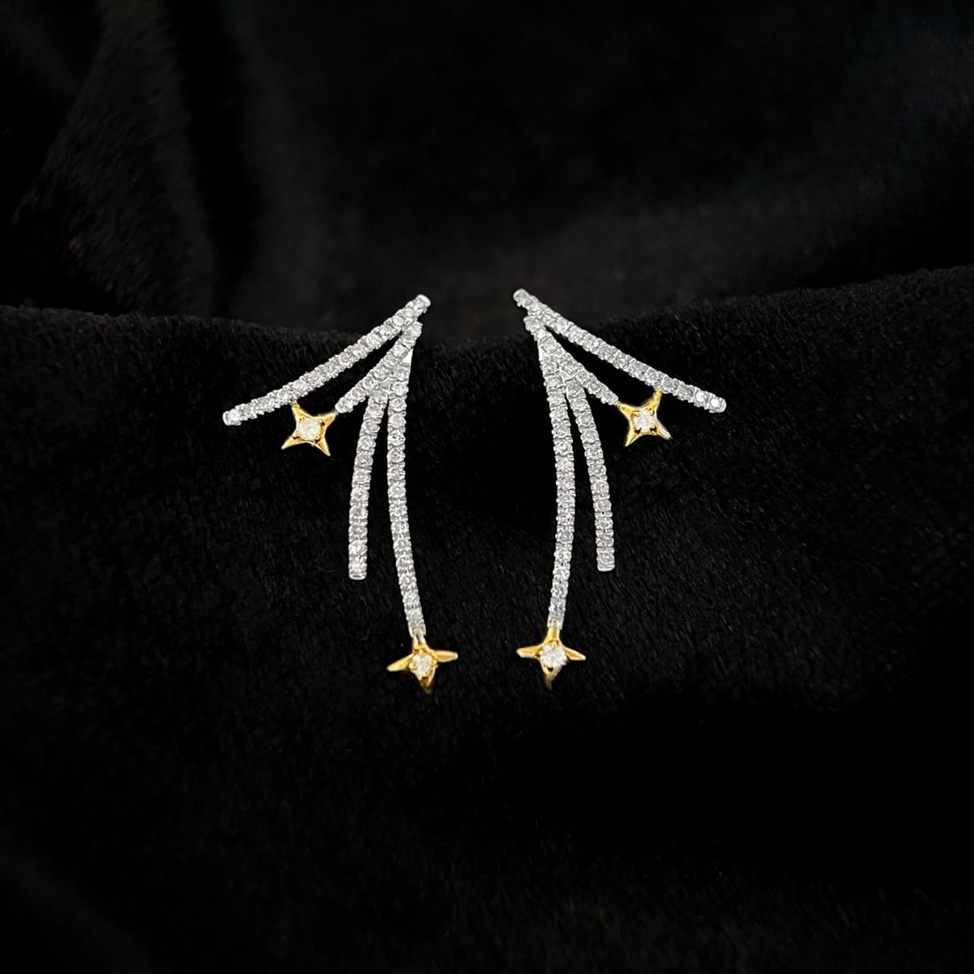 14k Gold 0.56 Ct Natural H Diamond Earrings: Ref:231118143 // gold content:14k gold // main gemstone:diamond // shape:round // carat weight:0. 56ct // clarity grade:vs-si // color:h // treatment:natural // cut grade:g // Condition: New Low