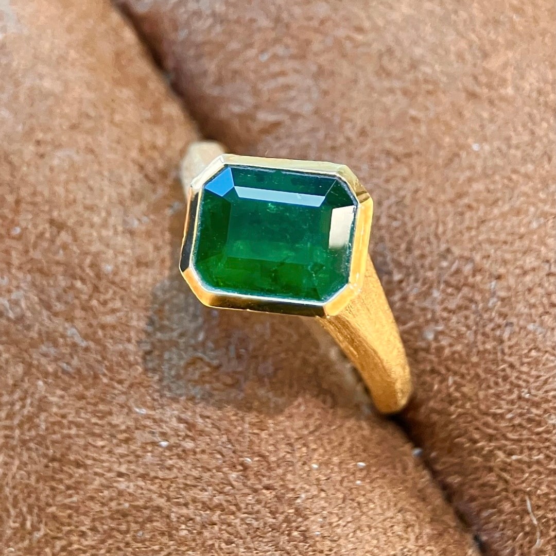 14k Gold 1.59 Ct Vivid Green Natural Emerald Ring (1 of 5)