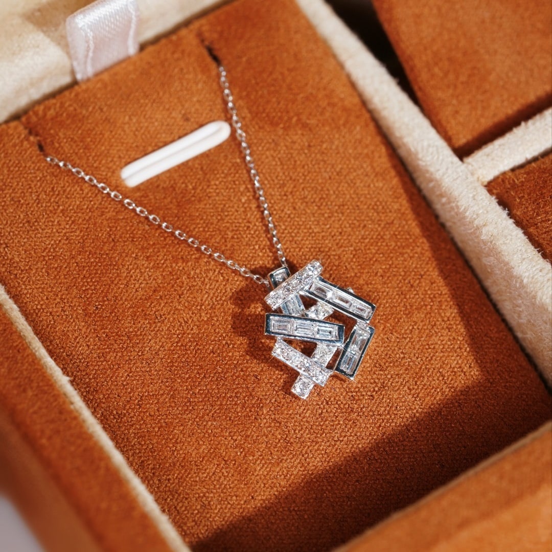 14k Gold 0.55 Ct Natural H Diamond Necklace: Ref:231118176 // gold content:14k gold // main gemstone:diamond // shape:multiple // carat weight:0. 55ct // clarity grade:vs-si // color:h // treatment:natural // Condition: New Low Estimate: