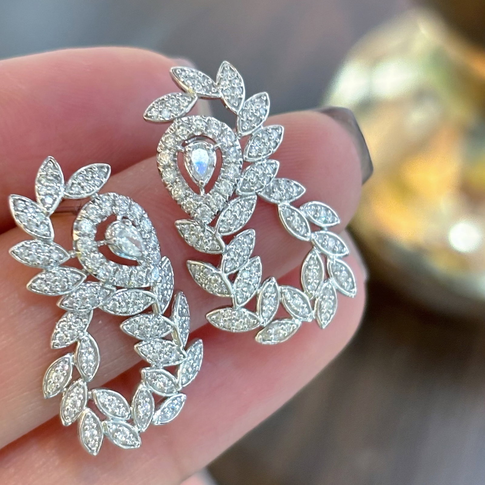 14k Gold 1.5 Ct Natural H Diamond Earrings: Ref:231118202 // gold content:14k gold // main gemstone:diamond // shape:multiple // carat weight:1. 5ct // clarity grade:vs-si // color:h // treatment:natural // Condition: New Low Estimate: 4300.00