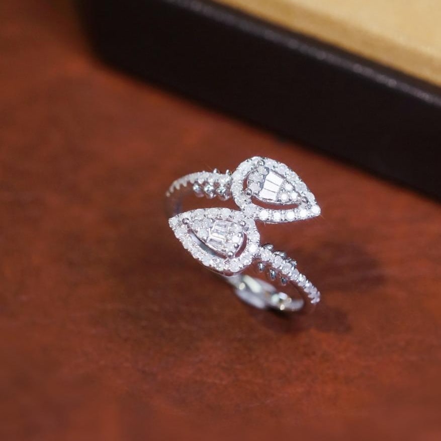 14k Gold 0.45 Ct Natural H Diamond Ring: Ref:231118223 // gold content:14k gold // ring size:7. 25us // // main gemstone:diamond // shape:multiple // carat weight:0. 45ct // clarity grade:vs-si // color:h // treatment:natural // Condition: