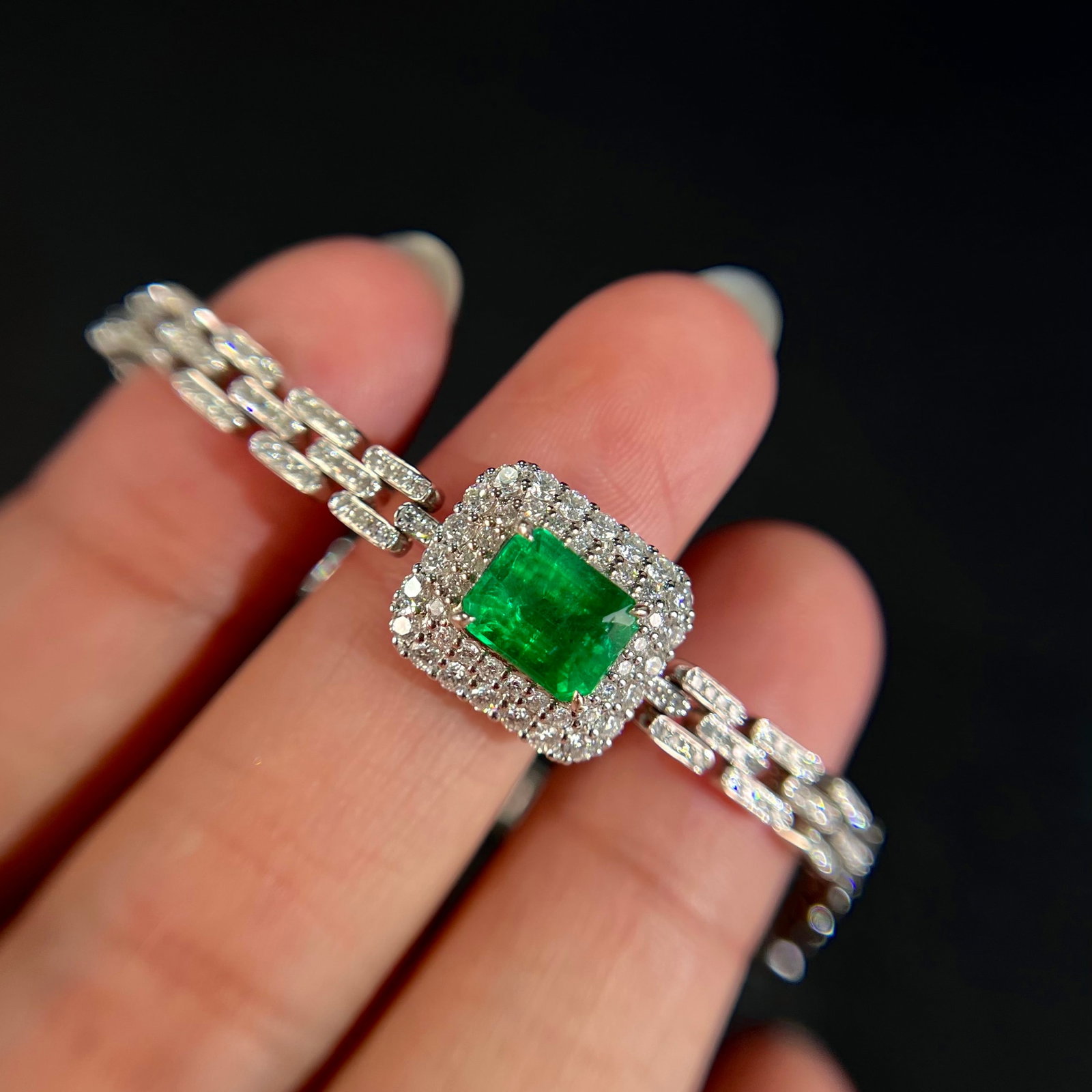 14k Gold 2.99 Ctw Vivid Green Natural Emerald & Diamond Bracelet - 4