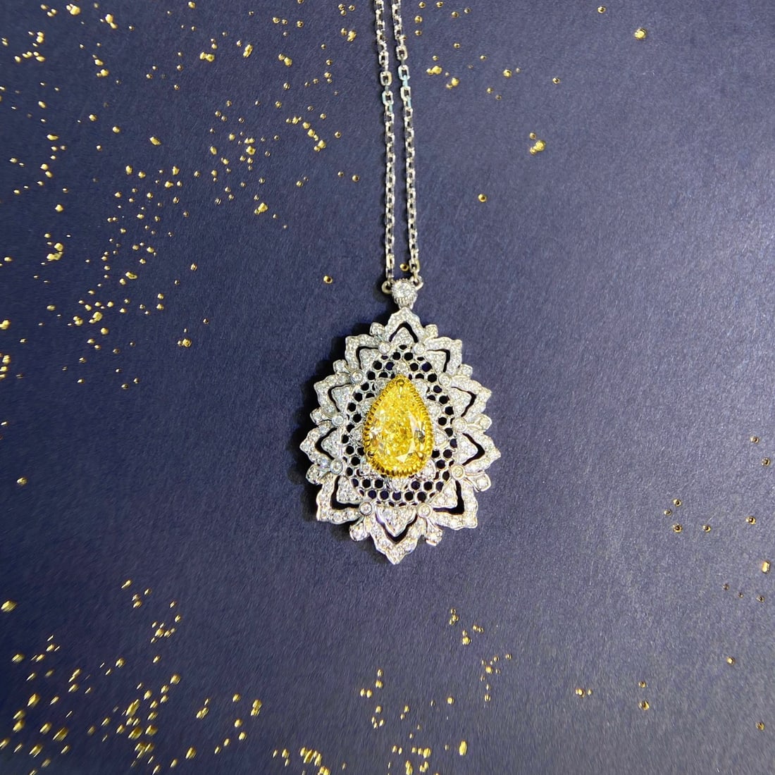 14k Gold 1.28 Ctw Natural Yellow Diamond & Diamond Necklace: Ref:231118270 // gold content:14k gold // main gemstone:yellow diamond // shape:pear // carat weight:1. 01ct // color:yellow // treatment:natural // // adjacent gemstone 2 : diamond // shape:round //