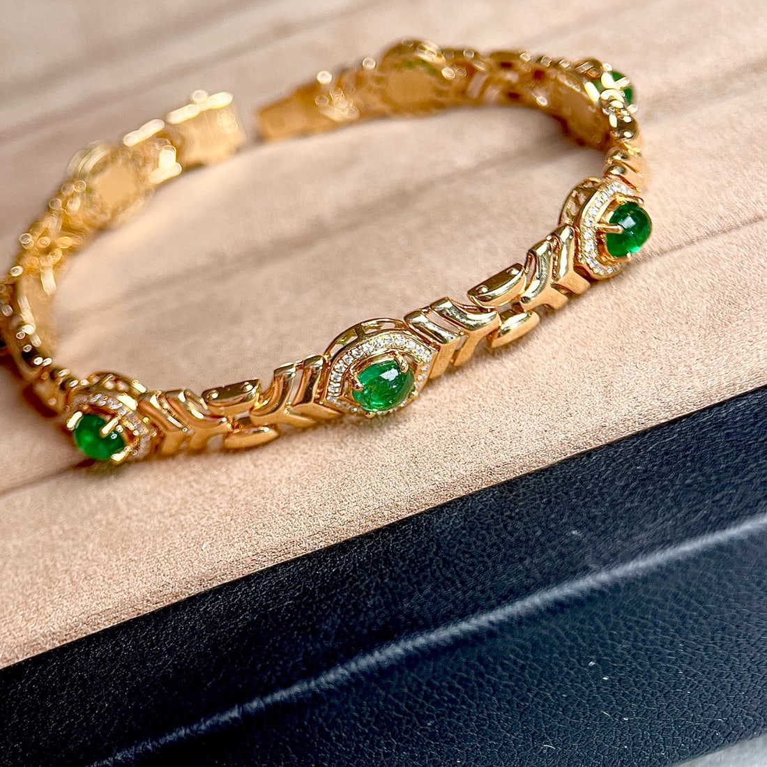 14k Gold 3.41 Ctw Vivid Green Natural Emerald & Diamond Bracelet - 2