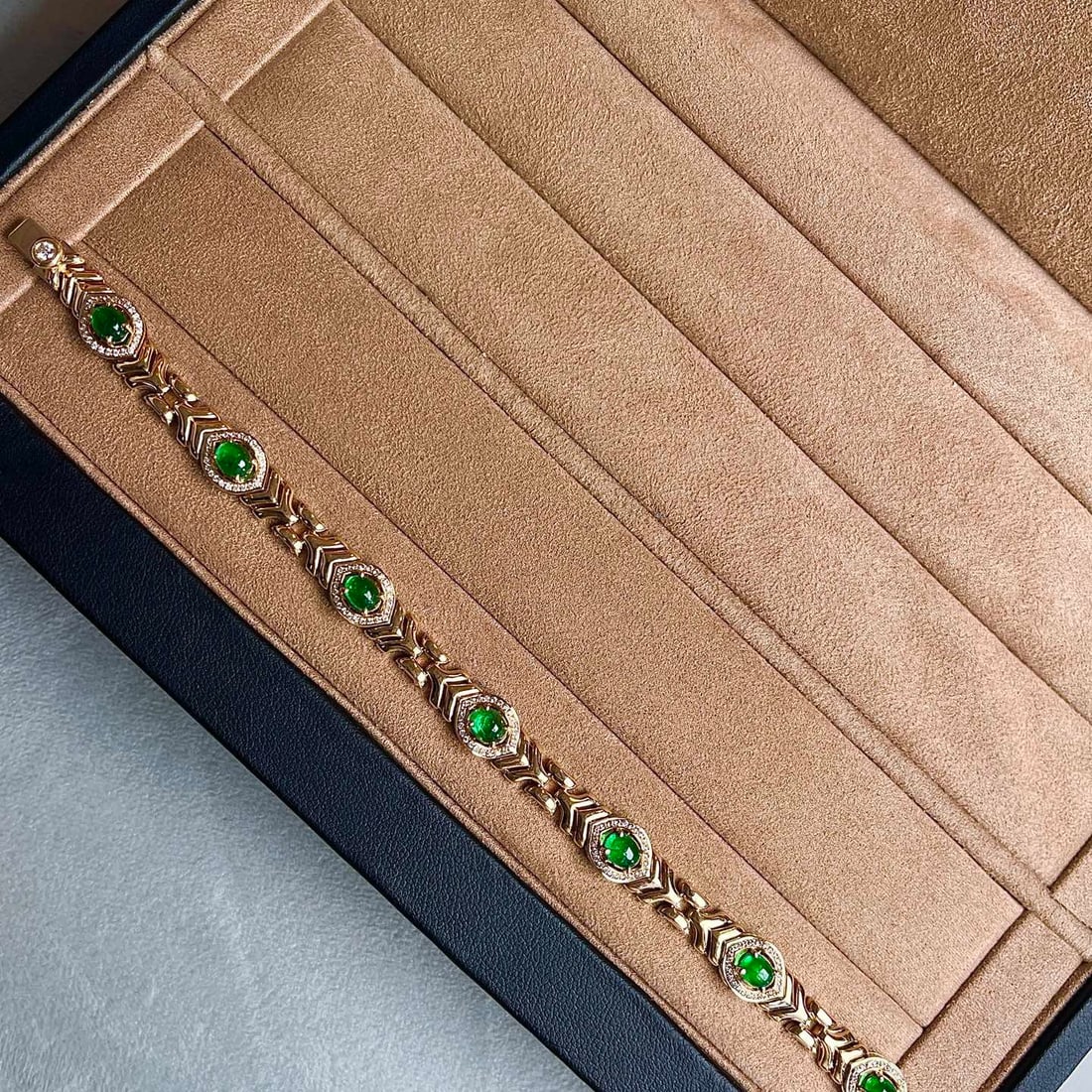 14k Gold 3.41 Ctw Vivid Green Natural Emerald & Diamond Bracelet - 4
