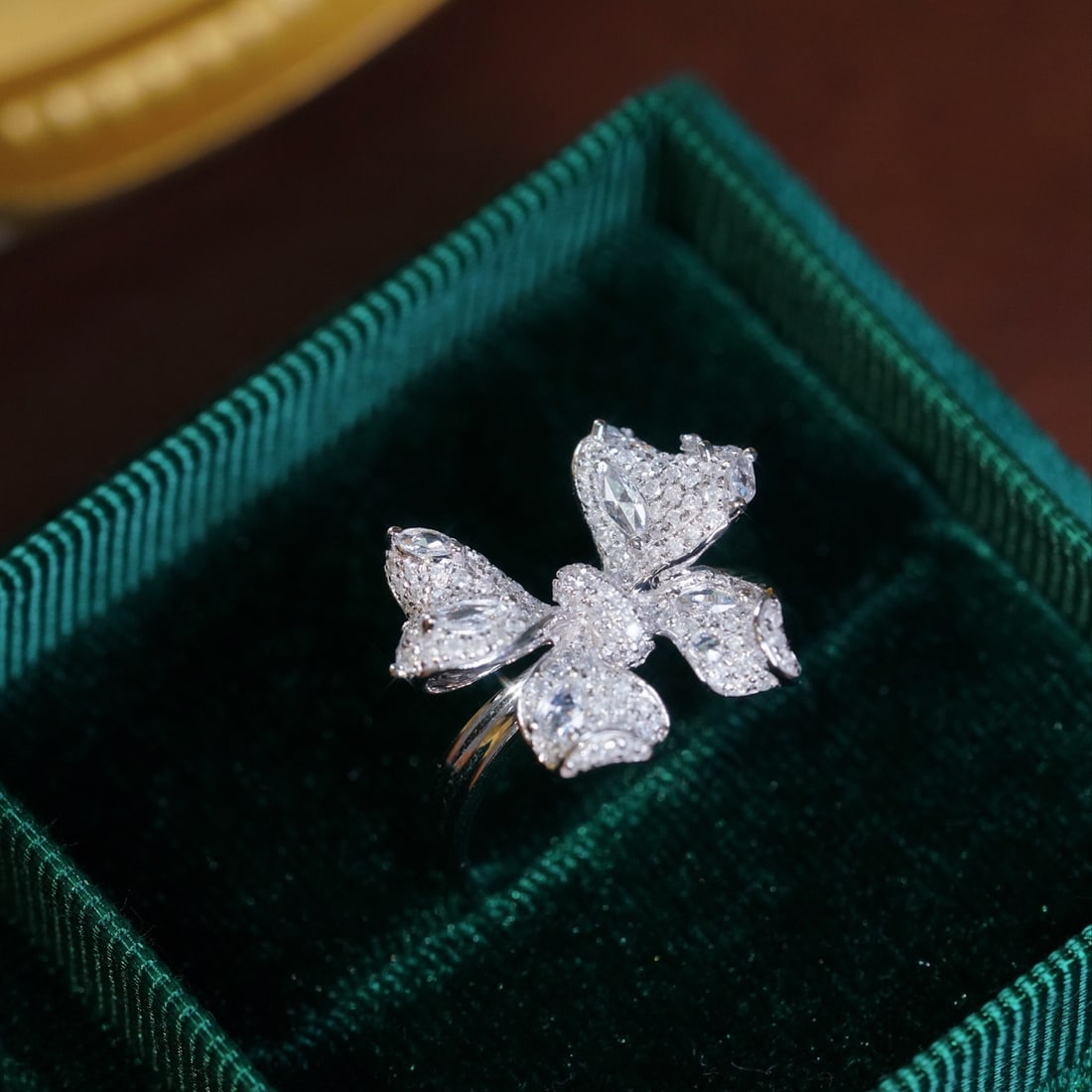 14k Gold 0.85 Ct Natural H Diamond Ring: Ref:231118347 // gold content:14k gold // ring size:7. 25us // // main gemstone:diamond // shape:multiple // carat weight:0. 85ct // clarity grade:vs-si // color:h // treatment:natural // Condition: N