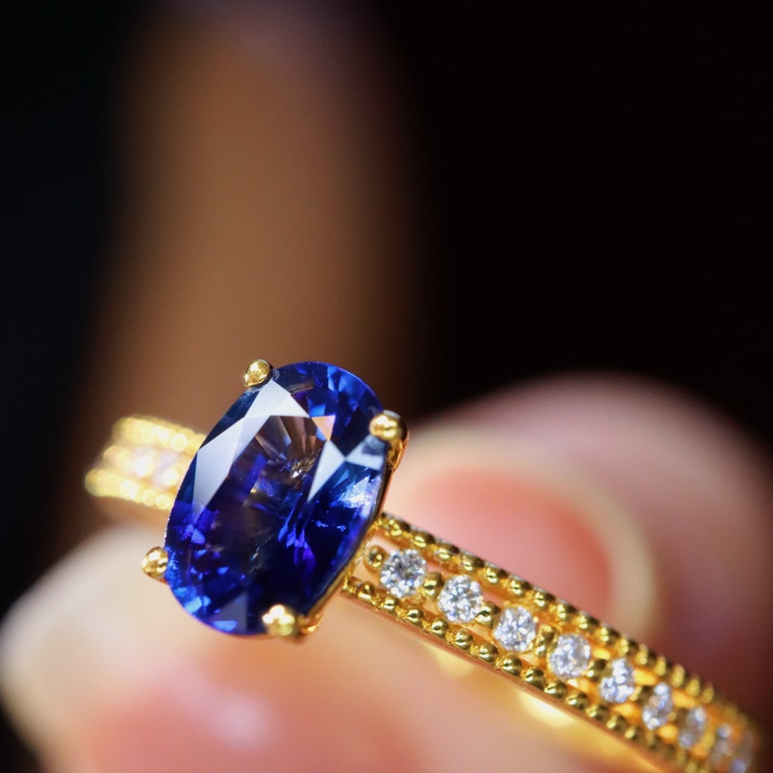 14k Gold 0.7 Ctw Natural Sapphire & Diamond Ring: Ref:231118357 // gold content:14k gold // ring size:7. 25us // // main gemstone:sapphire // shape:oval // carat weight:0. 6ct // color:blue // treatment:natural // // adjacent gemstone 2 : diamond //
