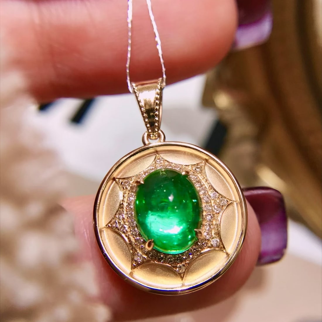 14k Gold 2.32 Ctw Natural Emerald & Diamond Pendant( Without Chain ): Ref:231118392 // gold content:14k gold // main gemstone:emerald // shape:oval // carat weight:2. 1ct // color:green // treatment:natural // // adjacent gemstone 2 : diamond // shape:round // carat