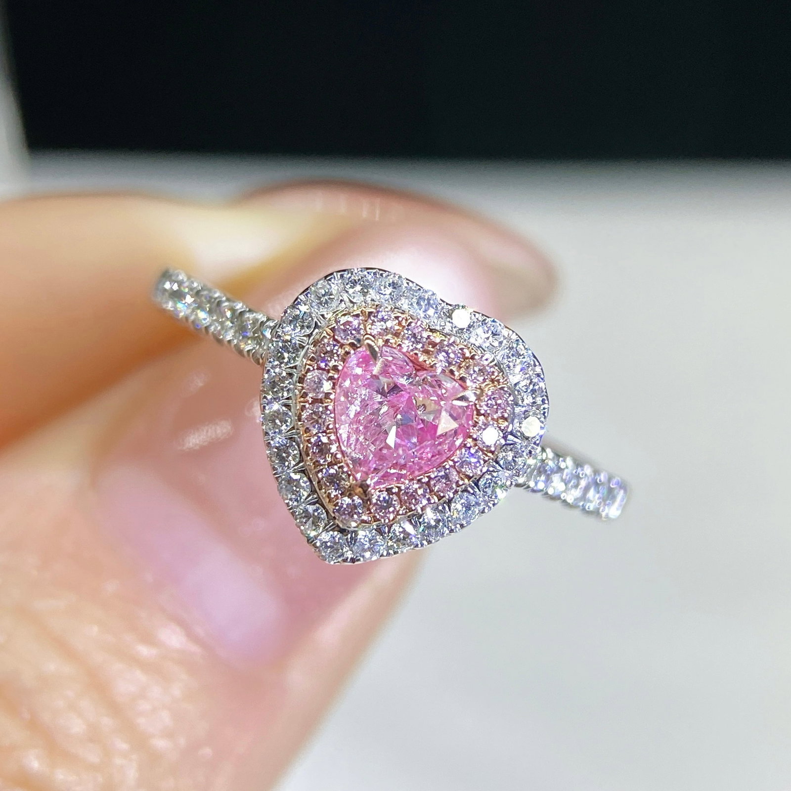 14k Gold 0.62 Ctw Natural Pink Diamond & Diamond Ring: Ref:231118403 // gold content:14k gold // ring size:7. 25us // // main gemstone:pink diamond // shape:heart // carat weight:0. 35ct // color:pink // treatment:natural // // adjacent gemstone 2 : diamo