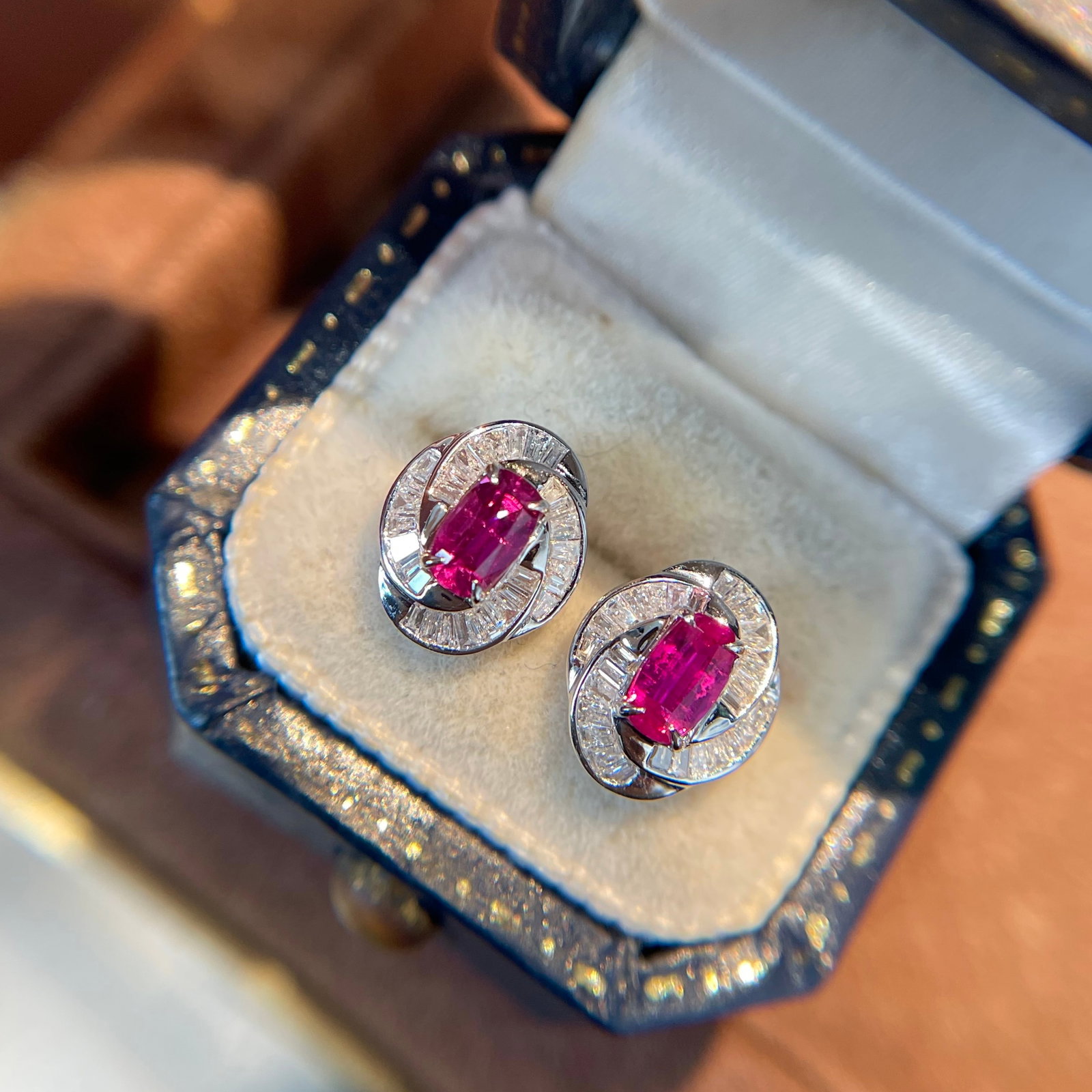 14k Gold 0.56 Ct Natural Ruby & Diamond Earrings: Ref:231118404 // gold content:14k gold // main gemstone:ruby // shape:cushion // carat weight:0. 56ct // color:red // treatment:natural // // adjacent gemstone 2 : diamond // shape:baguette // clarity