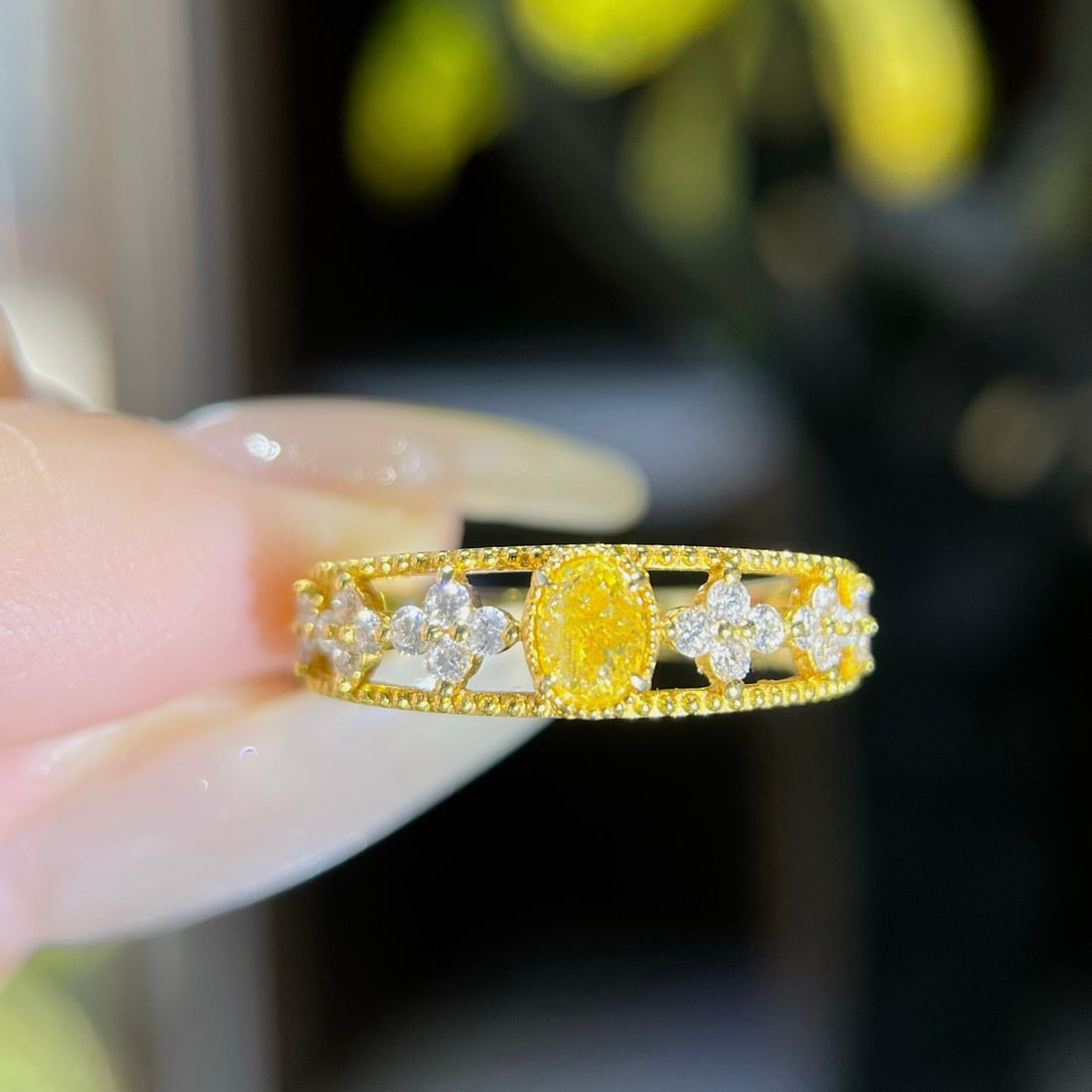 14k Gold 0.65 Ctw Natural Yellow Diamond & Diamond Ring: Ref:231118416 // gold content:14k gold // ring size:7. 25us // // main gemstone:yellow diamond // shape:oval // carat weight:0. 33ct // color:yellow // treatment:natural // // adjacent gemstone 2 :