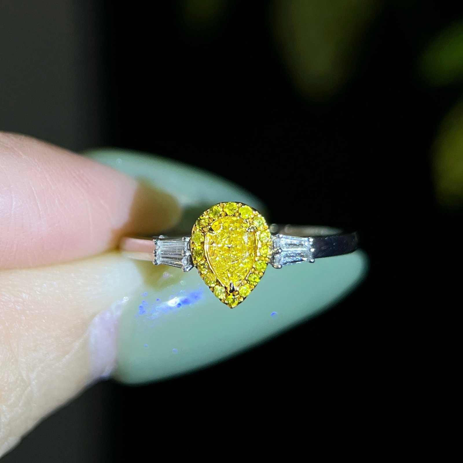 14k Gold 0.50 Ctw Natural Yellow Diamond & Diamond Ring: Ref:231118426 // gold content:14k gold // ring size:7. 25us // // main gemstone:yellow diamond // shape:pear // carat weight:0. 34ct // color:yellow // treatment:natural // // adjacent gemstone 2 :