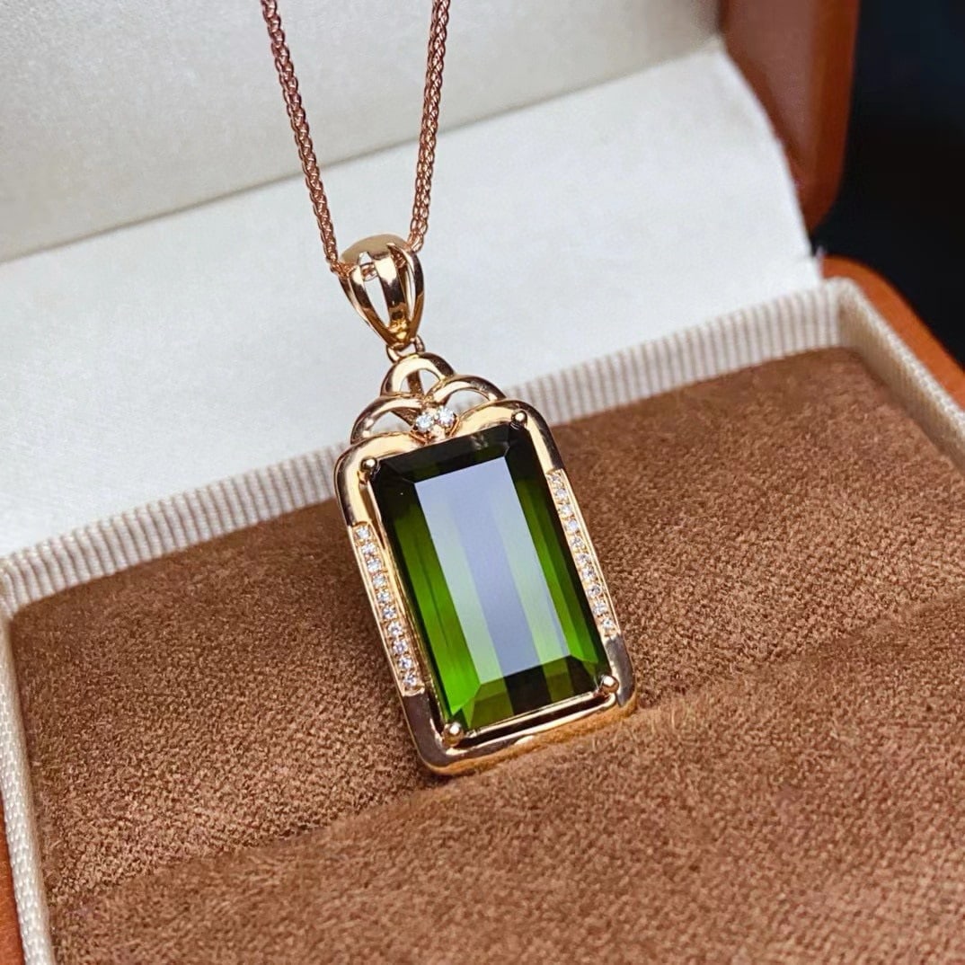 14k Gold 9.47 Ctw Natural Tourmaline & Diamond Pendant( Without Chain ): Ref:231017003 // gold content:14k gold // main gemstone:tourmaline // shape:octagonal // carat weight:9. 4ct // color:green // treatment:natural // // adjacent gemstone 2 : diamond // number of stones