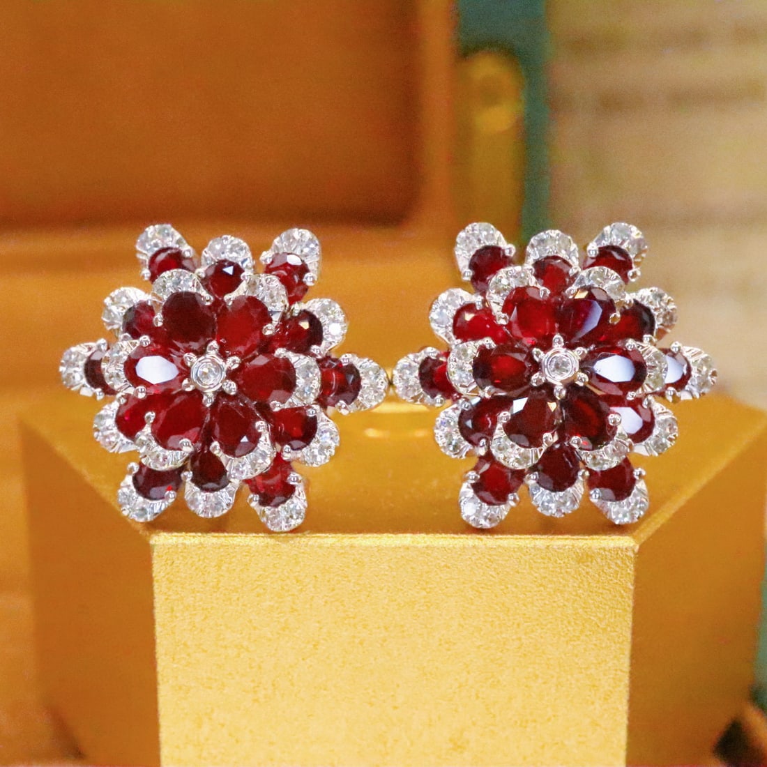 14k Gold 2.88 Ctw Natural Ruby & Diamond Earrings: Ref:231017016 // gold content:14k gold // main gemstone:ruby // shape:pear // carat weight:2. 66ct // color:pigeonblood red // treatment:natural // // adjacent gemstone 2 : diamond // number of