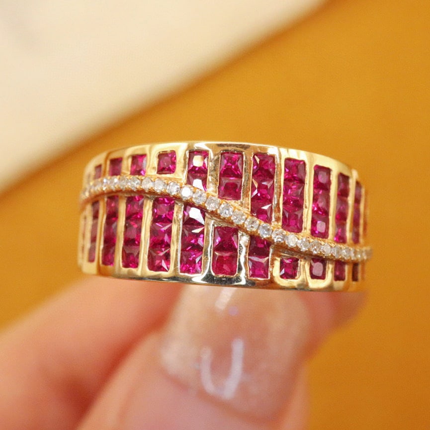 14k Gold 1.14 Ctw Natural Ruby & Diamond Ring: Ref:231017035 // gold content:14k gold // ring size:7. 25us // // main gemstone:ruby // shape:princess // carat weight:1. 04ct // color:red // treatment:natural // // adjacent gemstone 2 : diamond //