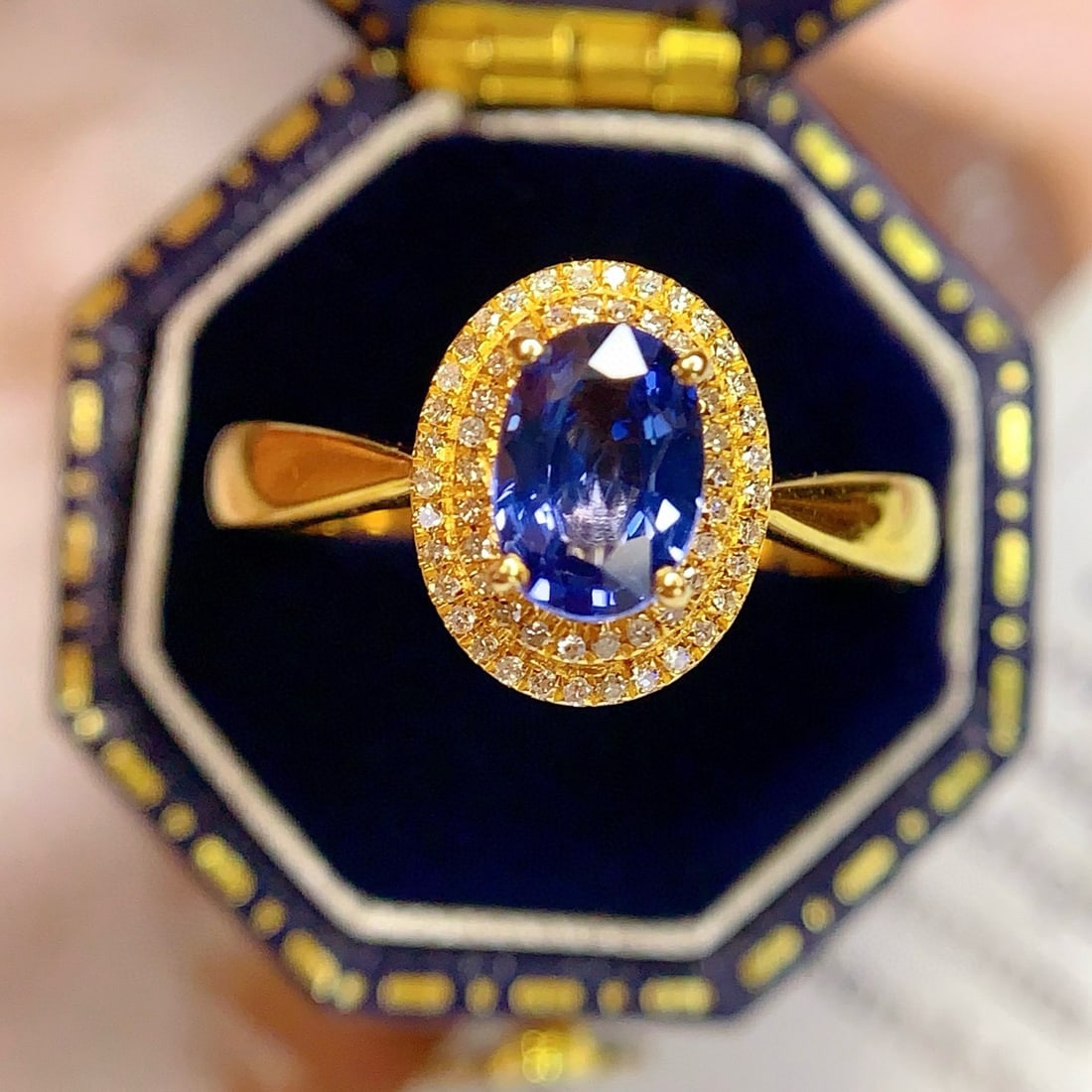 14k Gold 1.2 Ct Natural Sapphire & Diamond Ring: Ref:231017050 // gold content:14k gold // ring size:7. 25us // // main gemstone:sapphire // shape:oval // carat weight:1. 2ct // color:blue // treatment:natural // // adjacent gemstone 2 : diamond //