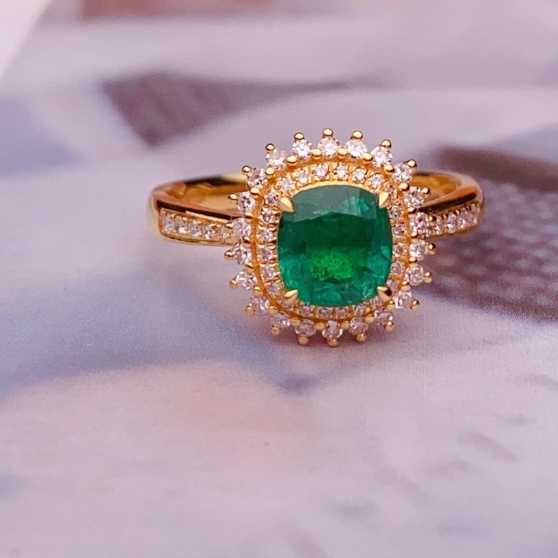 14k Gold 1.1 Ct Vivid Green Natural Emerald & Diamond Ring: Ref:231017060 // gold content:14k gold // ring size:7. 25us // // main gemstone:emerald // shape:cushion // carat weight:1. 1ct // color:vivid green // treatment:natural // // adjacent gemstone 2 : di
