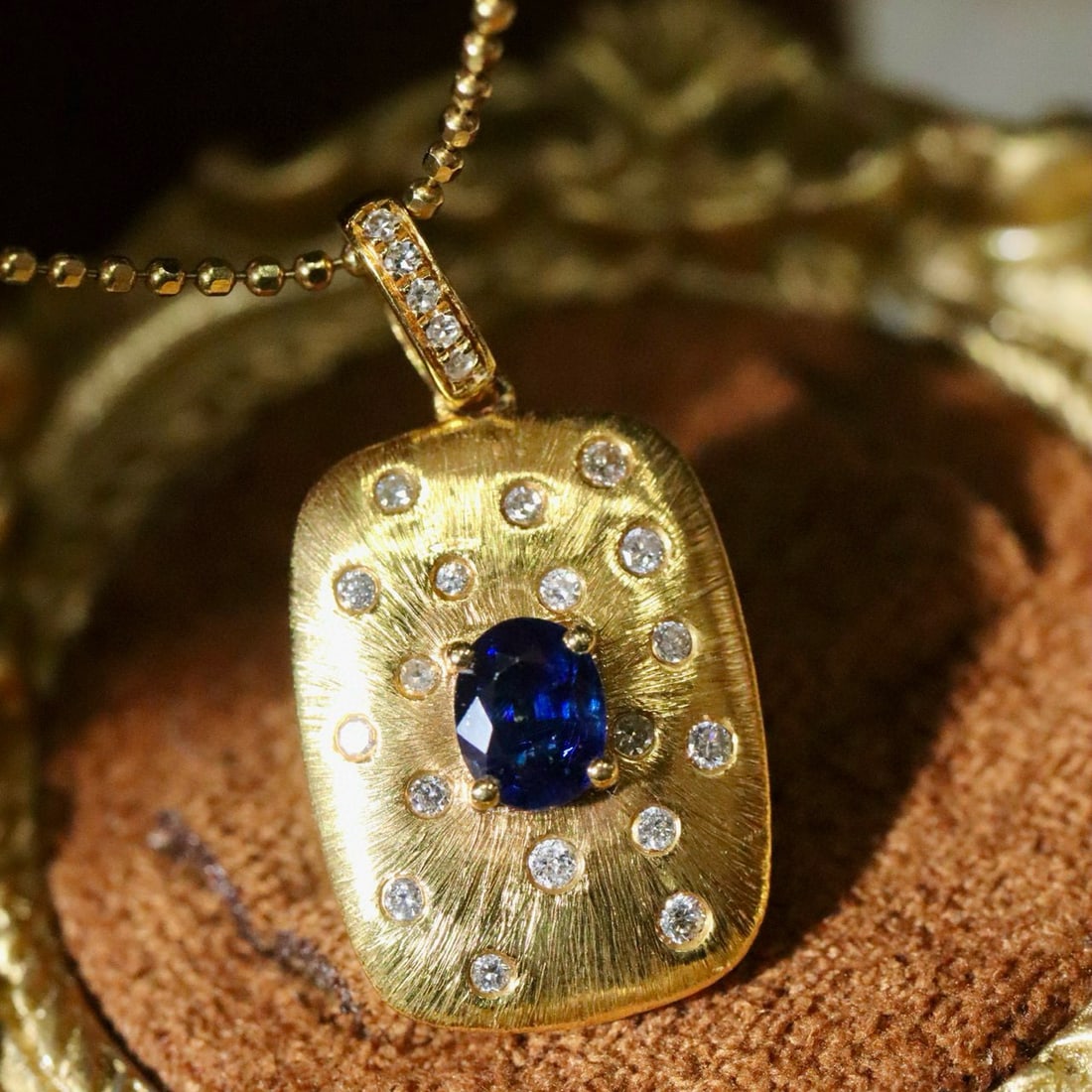 14k Gold 0.47 Ctw Natural Sapphire & Diamond Pendant( Without Chain ): Ref:231017068 // gold content:14k gold // main gemstone:sapphire // shape:oval // carat weight:0. 35ct // color:blue // treatment:natural // // adjacent gemstone 2 : diamond // shape:round // carat