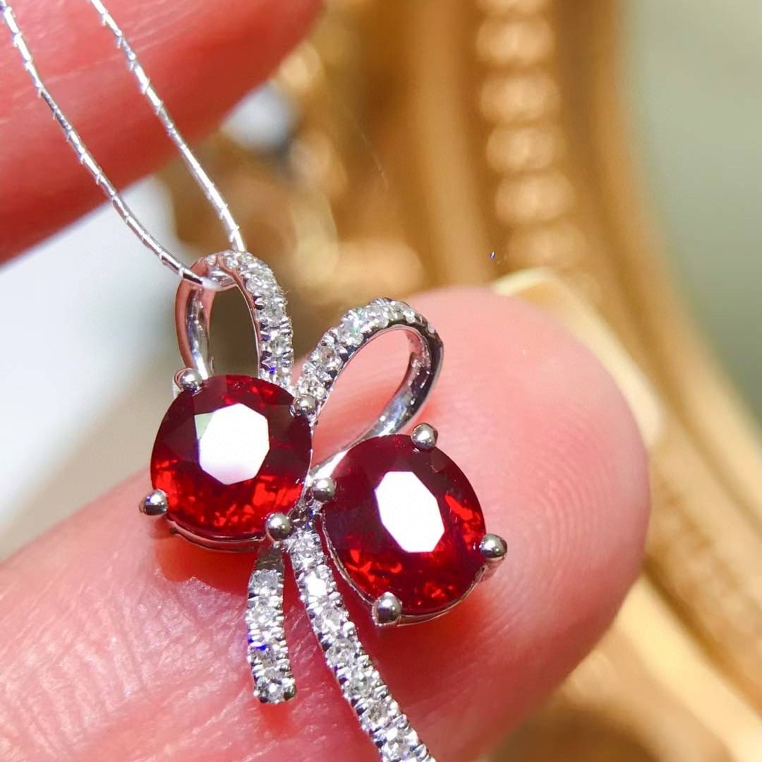 14k Gold 1.4 Ctw Natural Ruby & Diamond Pendant( Without Chain ): Ref:231017077 // gold content:14k gold // main gemstone:ruby // shape:oval // carat weight:1. 3ct // color:pigeonblood red // treatment:natural // // adjacent gemstone 2 : diamond // shape:round // ca