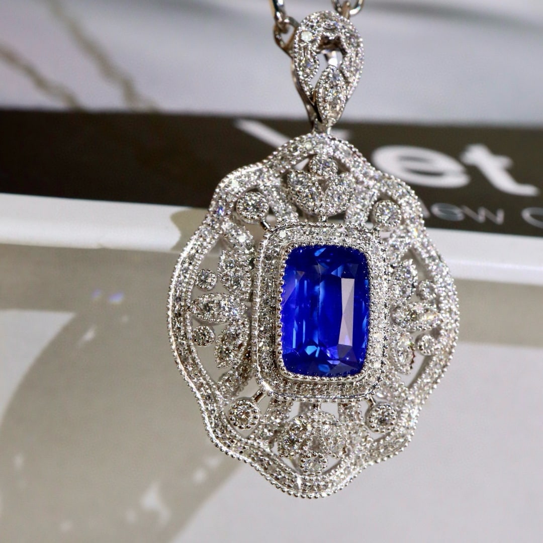 14k Gold 2.75 Ctw Natural Sapphire & Diamond Pendant( Without Chain ): Ref:231017079 // gold content:14k gold // main gemstone:sapphire // shape:cushion // carat weight:2. 05ct // color:blue // treatment:natural // // adjacent gemstone 2 : diamond // shape:round //