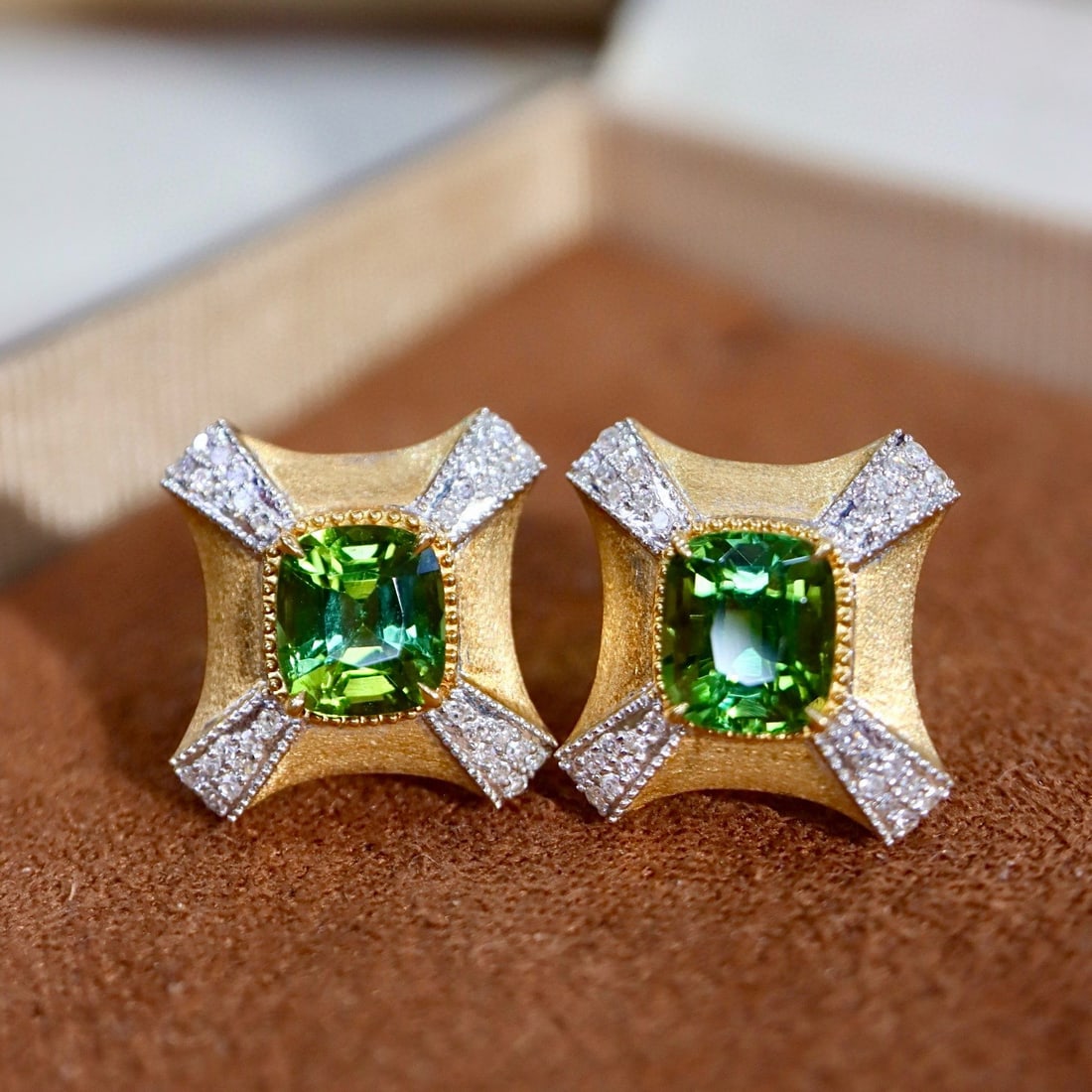 14k Gold 2.18 Ctw Natural Tourmaline & Diamond Earrings: Ref:231017087 // gold content:14k gold // main gemstone:tourmaline // shape:cushion // carat weight:2. 04ct // color:green // treatment:natural // // adjacent gemstone 2 : diamond // shape:round //
