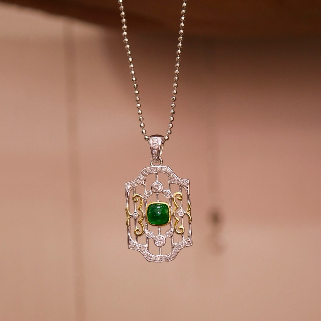 14k Gold 0.65 Ctw Vivid Green Natural Emerald & Diamond Pendant( Without Chain ): Ref:231017095 // gold content:14k gold // main gemstone:emerald // shape:suger-loaf // carat weight:0. 50ct // color:vivid green // treatment:natural // // adjacent gemstone 2 : diamond //