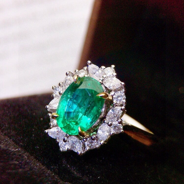 14k Gold 1.98 Ctw Vivid Green Natural Emerald & Diamond Ring - 2