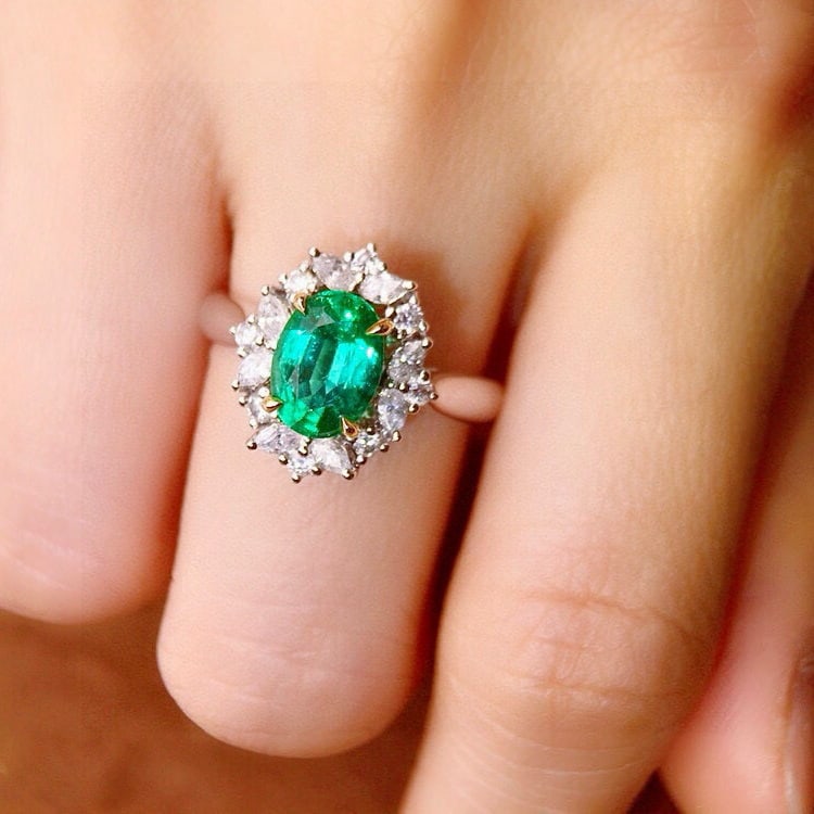 14k Gold 1.98 Ctw Vivid Green Natural Emerald & Diamond Ring - 4