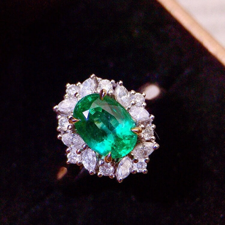 14k Gold 1.98 Ctw Vivid Green Natural Emerald & Diamond Ring - 5