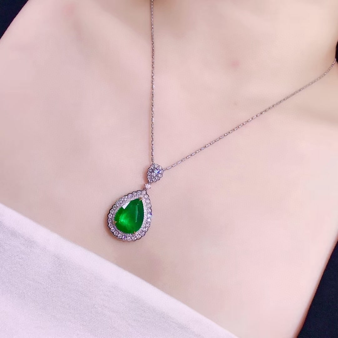 14k Gold 7.68 Ctw Vivid Green Natural Emerald & Diamond Pendant( Without Chain ) - 4