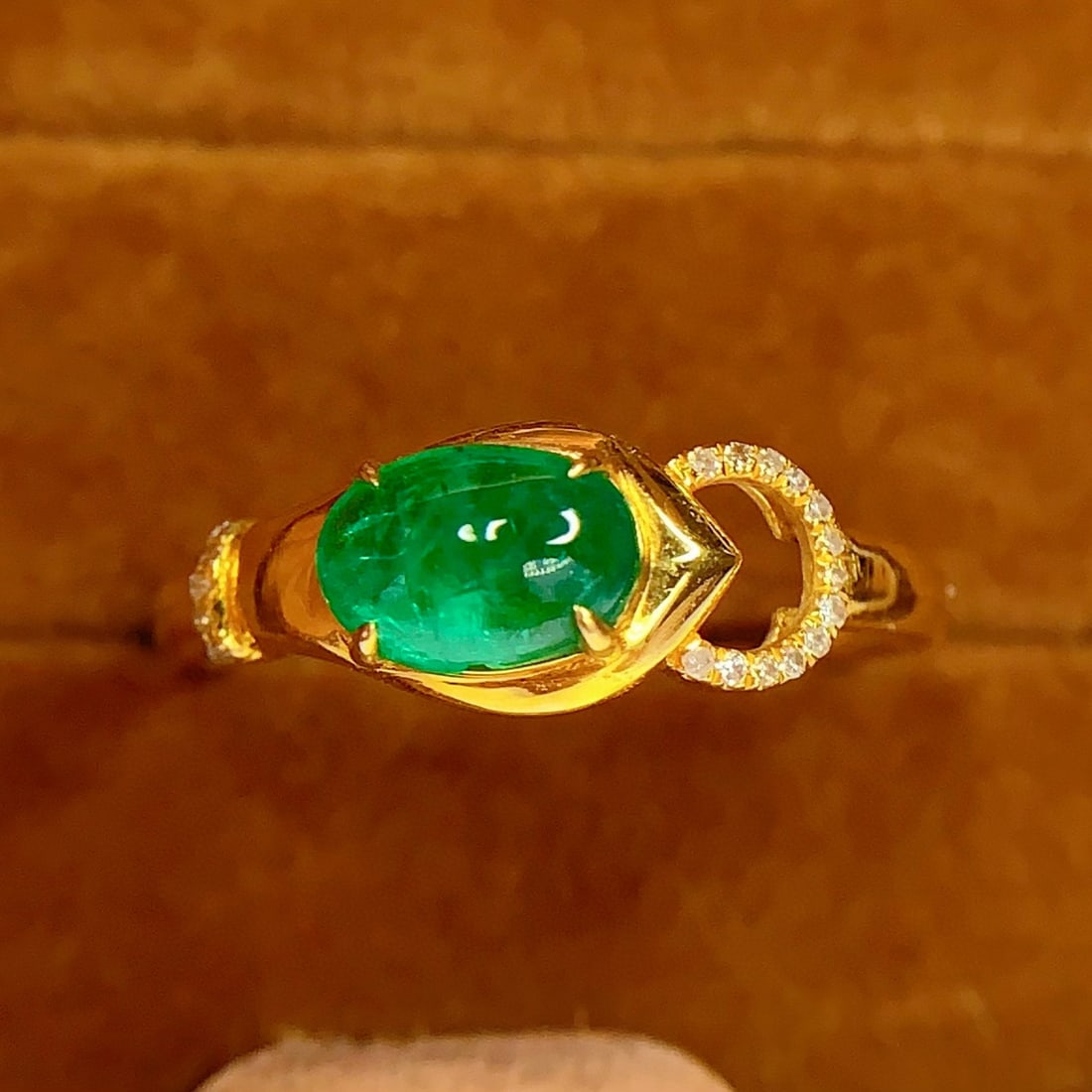 14k Gold 1.25 Ct Vivid Green Natural Emerald & Diamond Ring - 2